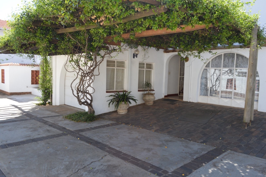 3 Bedroom Property for Sale in Flamwood North West